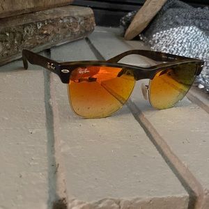 Ray-Ban Clubmaster Mirrored Lens